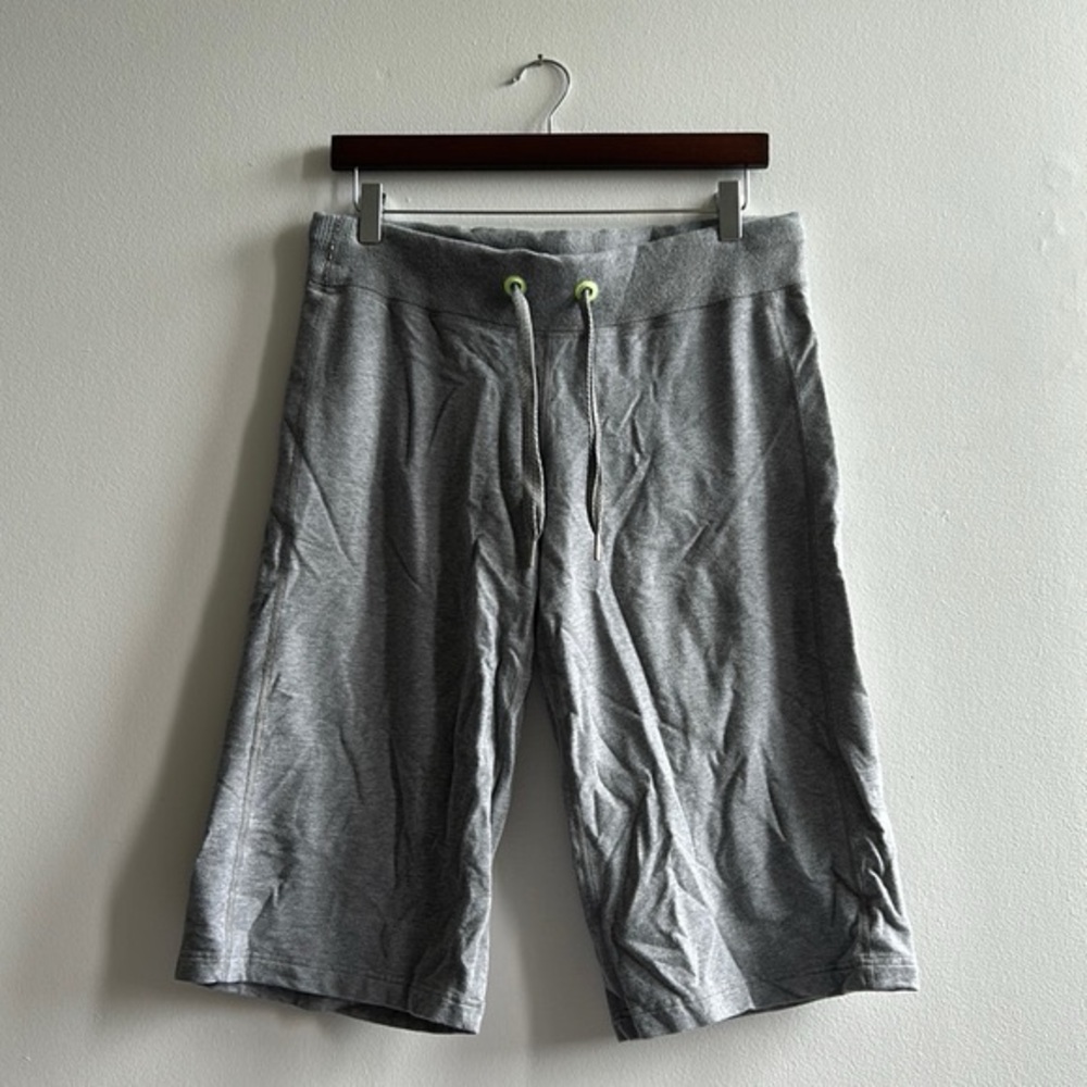 Grey Lululemon Capri Pants